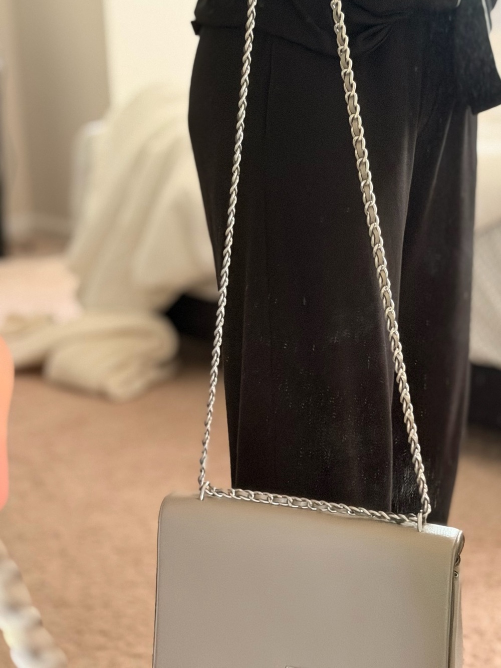 Tory Burch Pebbled Leather Shoulder Bag in Taupe Gray - Picture 7 of 10